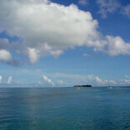 Holiday Saipan Hotel Екстер'єр фото