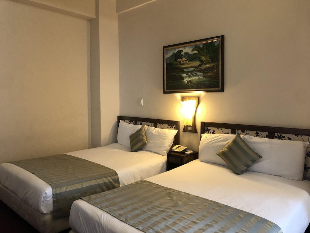 Holiday Saipan Hotel Екстер'єр фото