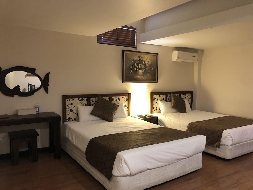 Holiday Saipan Hotel Екстер'єр фото