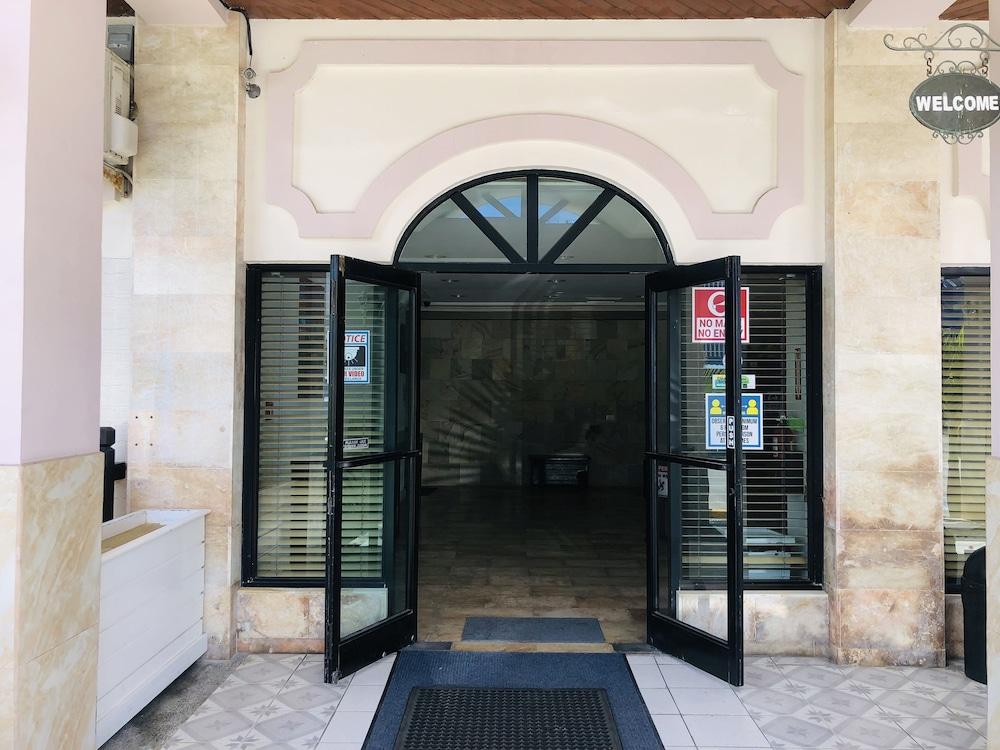 Holiday Saipan Hotel Екстер'єр фото