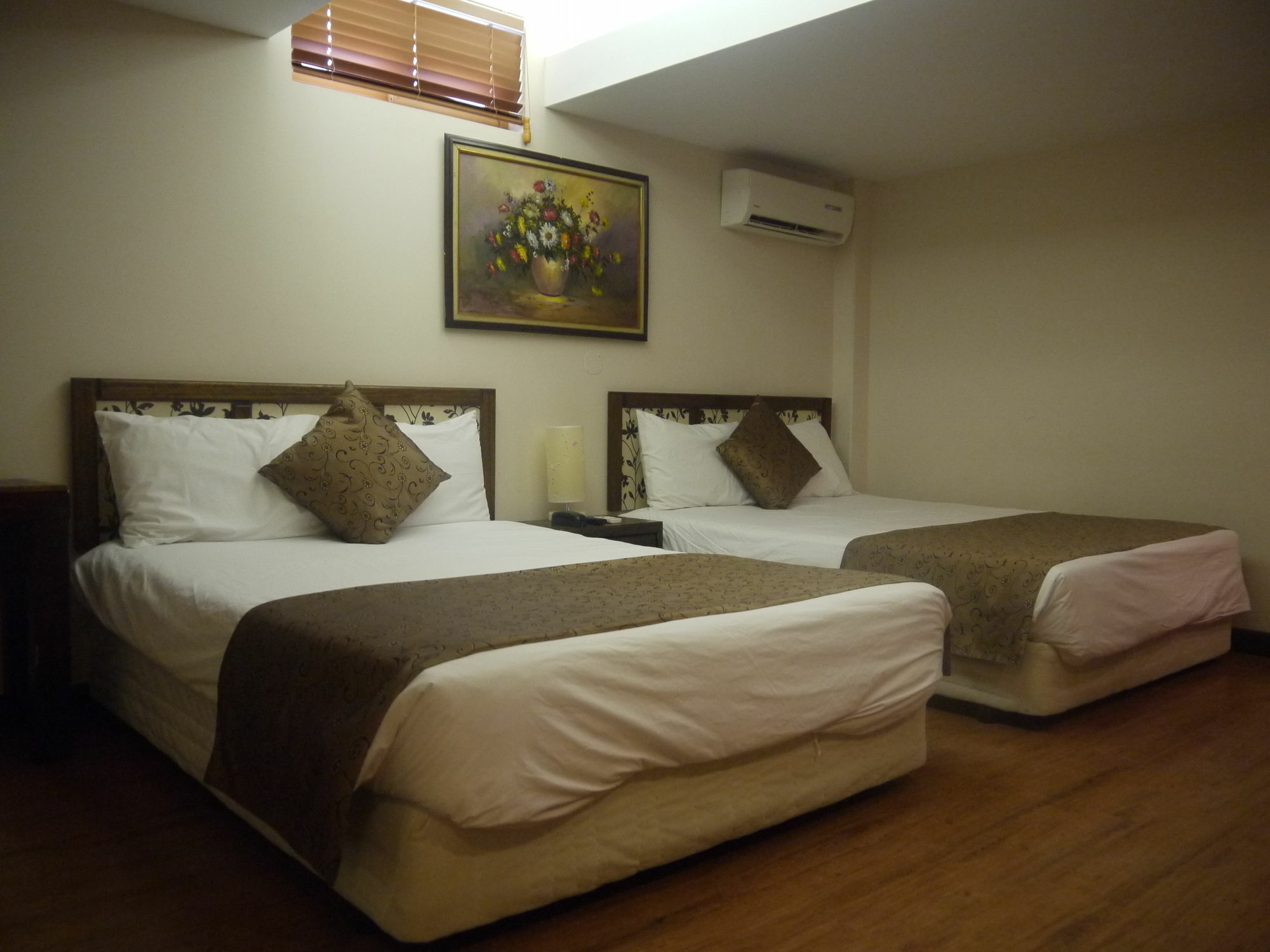 Holiday Saipan Hotel Екстер'єр фото